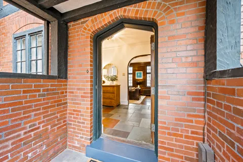 $2,095,000 | 331 East Witchwood Lane, Lake Bluff, IL 60044