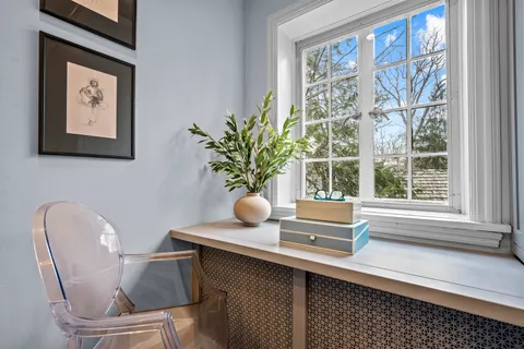 $2,095,000 | 331 East Witchwood Lane, Lake Bluff, IL 60044