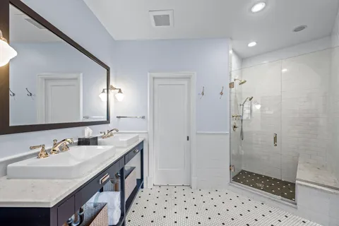 $2,095,000 | 331 East Witchwood Lane, Lake Bluff, IL 60044