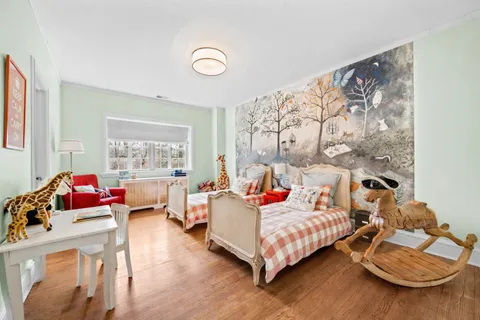 $2,095,000 | 331 East Witchwood Lane, Lake Bluff, IL 60044