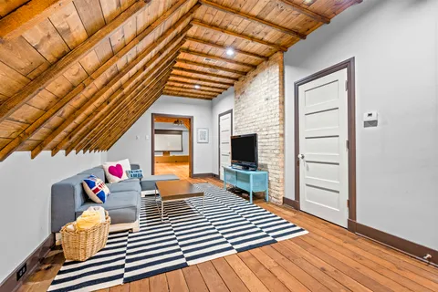 $2,095,000 | 331 East Witchwood Lane, Lake Bluff, IL 60044