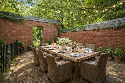 $2,095,000 | 331 East Witchwood Lane, Lake Bluff, IL 60044