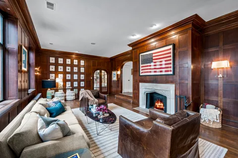 $2,095,000 | 331 East Witchwood Lane, Lake Bluff, IL 60044