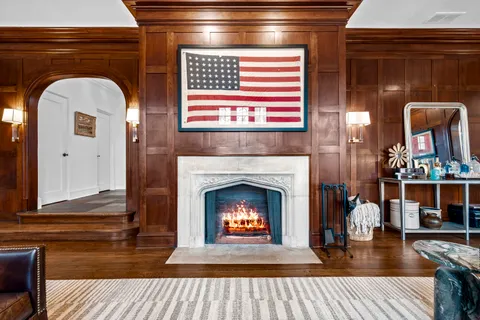 $2,095,000 | 331 East Witchwood Lane, Lake Bluff, IL 60044