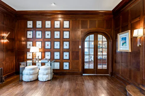 $2,095,000 | 331 East Witchwood Lane, Lake Bluff, IL 60044