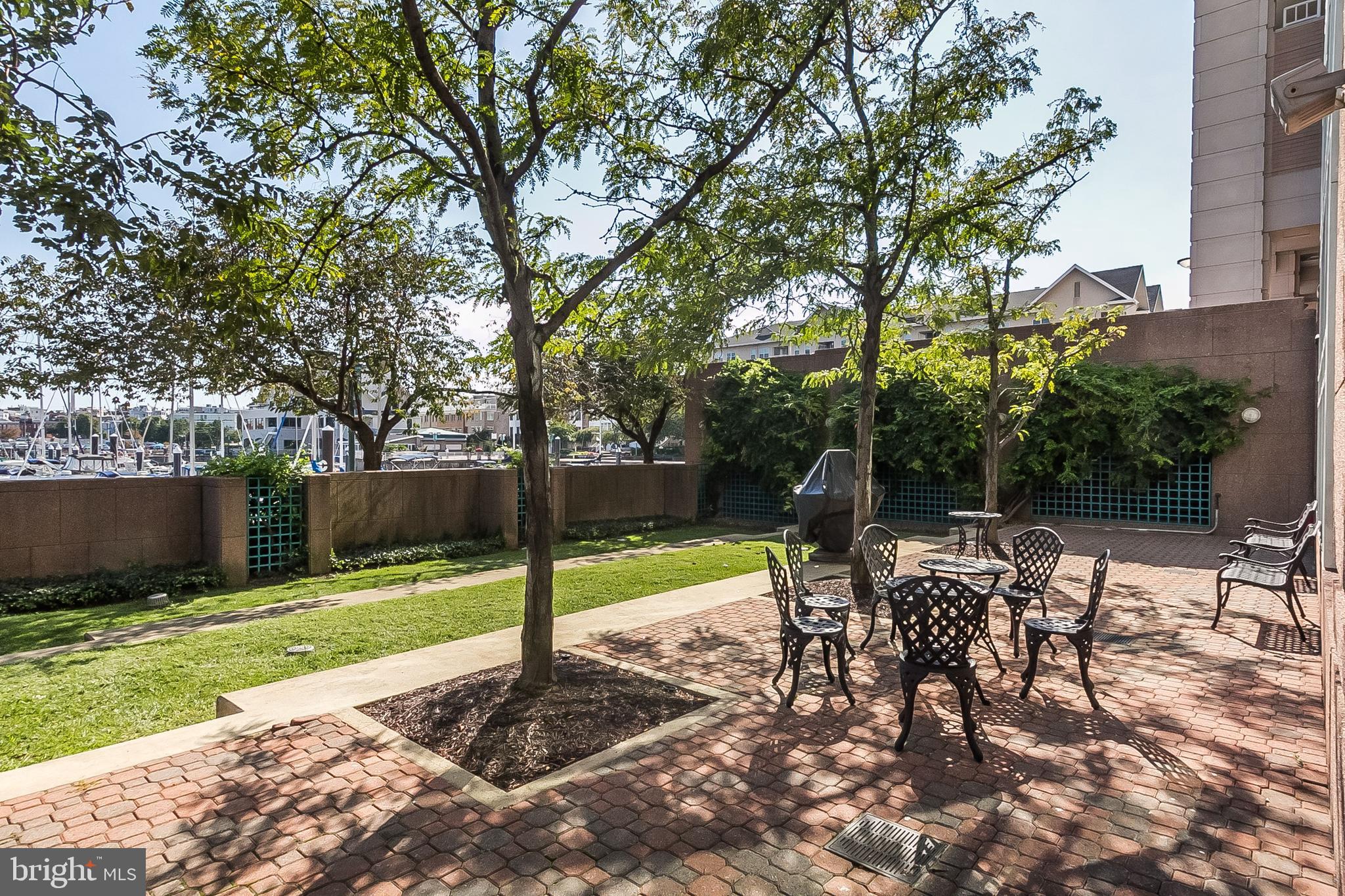 100 Harborview Drive, Unit 513 Baltimore, MD 21230 - Photo 52 of 58 a view of a backyard with sitting area