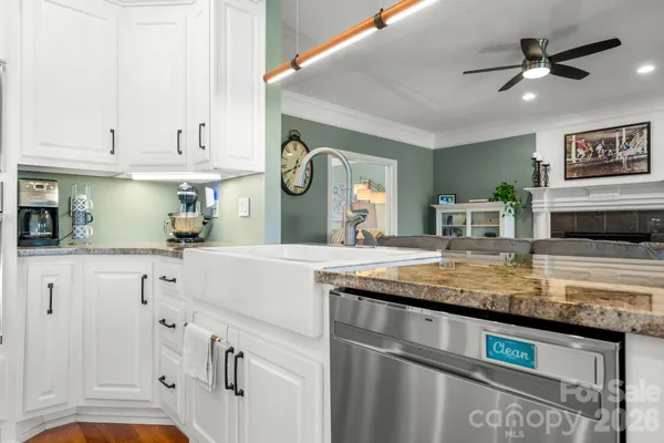 $959,900 | 215 Iswa Drive, Taylorsville, NC 28681