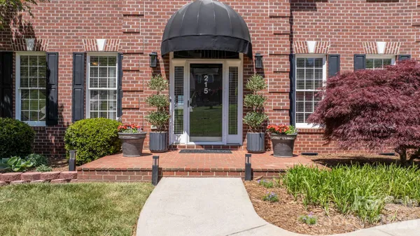 $959,900 | 215 Iswa Drive, Taylorsville, NC 28681