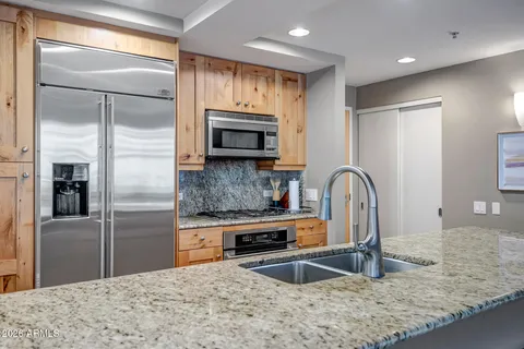 $695,000 | 7151 East Rancho Vista Drive, Unit 3005, Scottsdale, AZ 85251