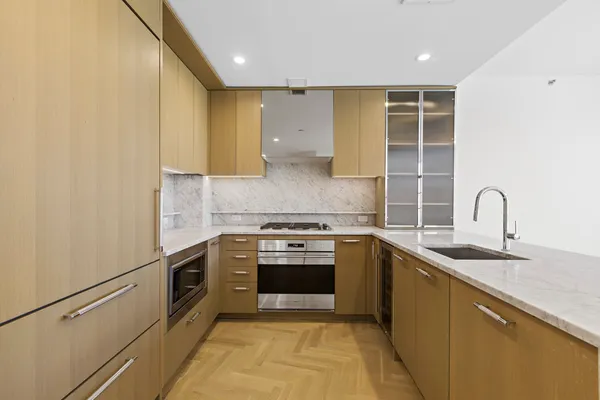 $6,800 | 300 West 122nd Street, Unit 7H | Harlem