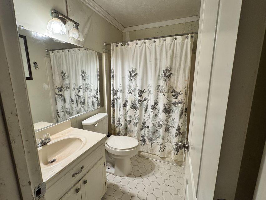 429 Shallowford Circle Augusta, GA 30907 - Photo 12 of 14 429 Shallowford cir bathroom2