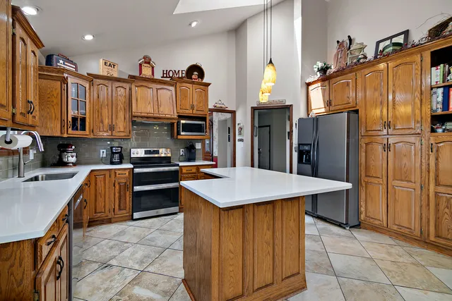 $684,900 | 4751 North 5500W Road, Kankakee, IL 60901