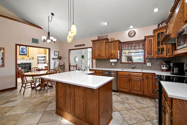 $684,900 | 4751 North 5500W Road, Kankakee, IL 60901