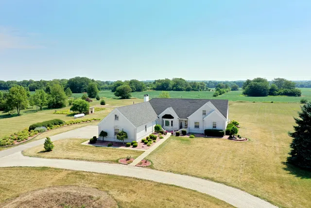 $684,900 | 4751 North 5500W Road, Kankakee, IL 60901