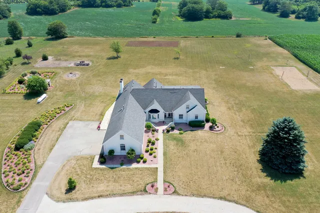 $684,900 | 4751 North 5500W Road, Kankakee, IL 60901