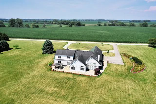 $684,900 | 4751 North 5500W Road, Kankakee, IL 60901