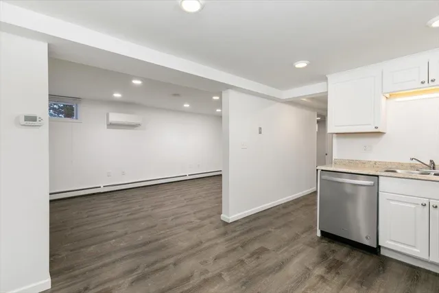 $1,900 | 15 Linda Street, Unit 5, Salem, NH 03079