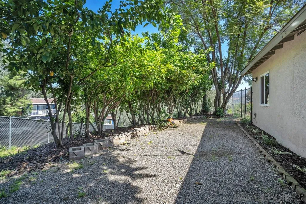 11920 Serena Road Lakeside, CA 92040 - Photo 16 of 25 Gallery Image 16