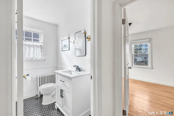 $439,900 | 108 Ivy Street, Branford, CT 06405