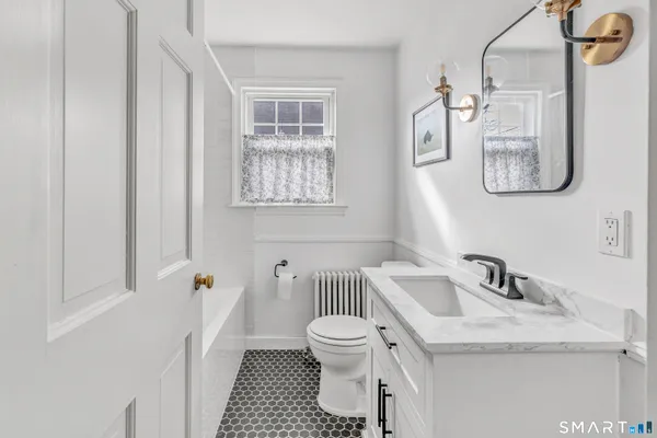 $439,900 | 108 Ivy Street, Branford, CT 06405