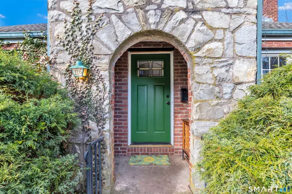 $439,900 | 108 Ivy Street, Branford, CT 06405
