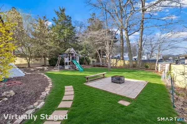 $439,900 | 108 Ivy Street, Branford, CT 06405