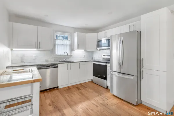 $439,900 | 108 Ivy Street, Branford, CT 06405
