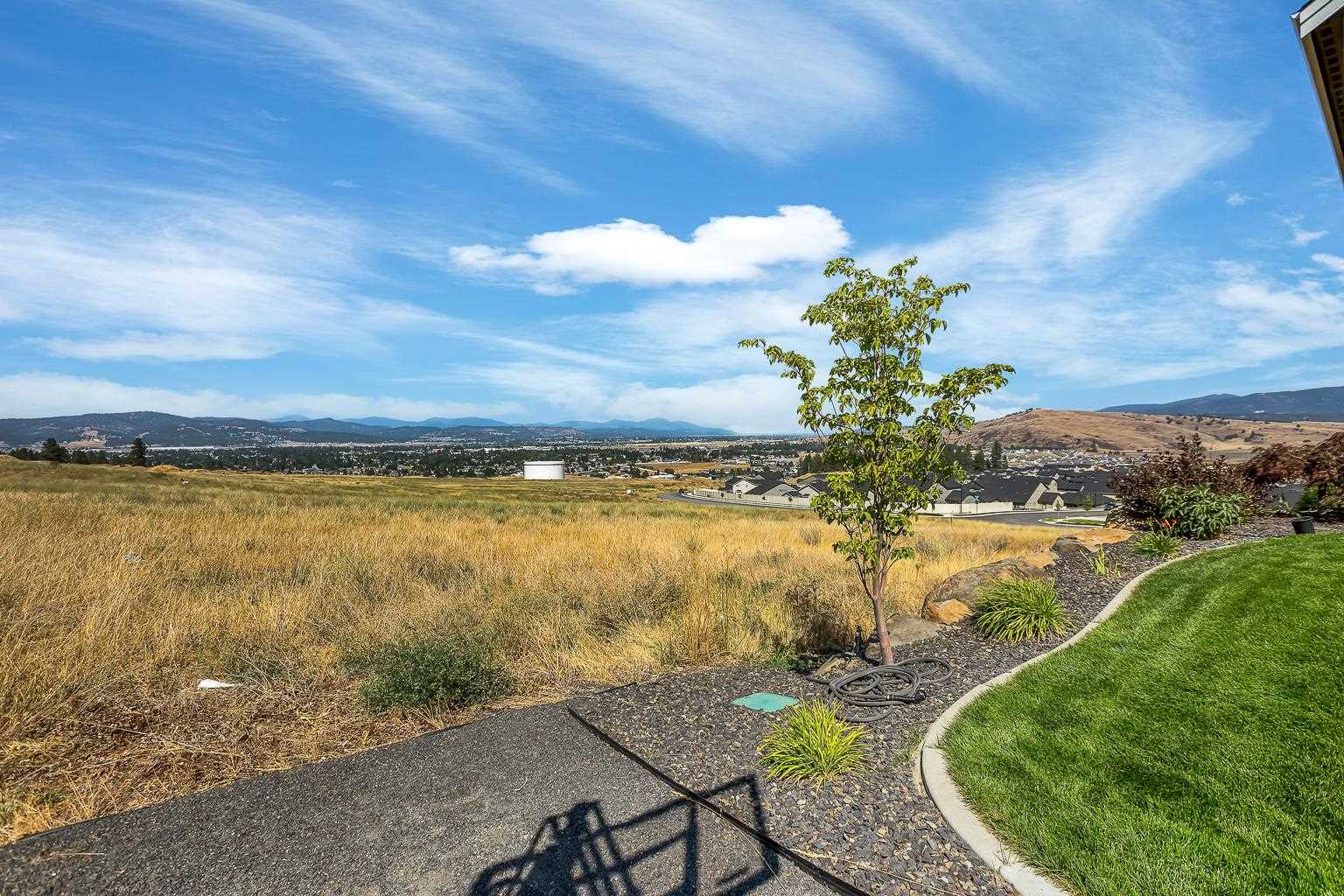 17921 East Daystar Road Spokane Valley, WA 99016 - Photo 4 of 44 Gallery Image 4