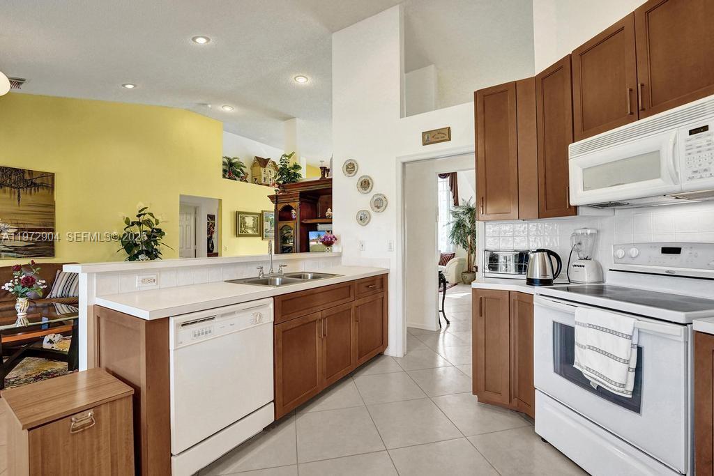 3151 Overlook Road Davie, FL 33328 - Photo 12 of 31 Gallery Image 12
