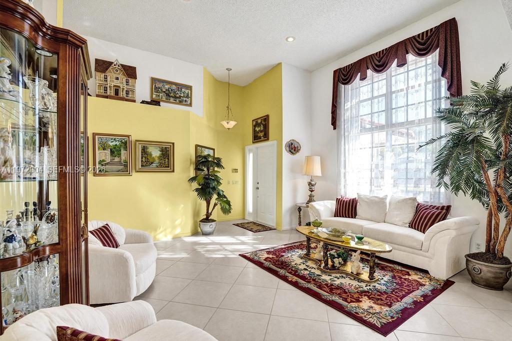 3151 Overlook Road Davie, FL 33328 - Photo 6 of 31 Gallery Image 6