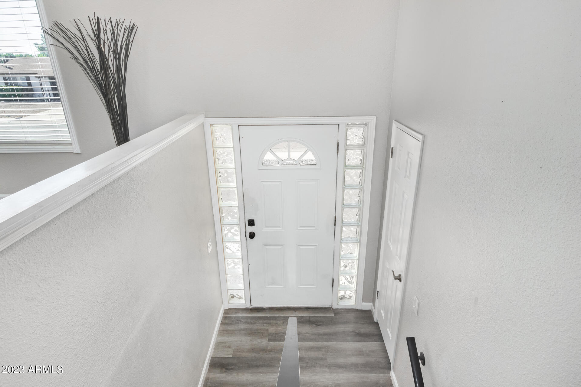 3832 West Charter Oak Road Phoenix, AZ 85029 - Photo 3 of 29 04 - Charter Oak