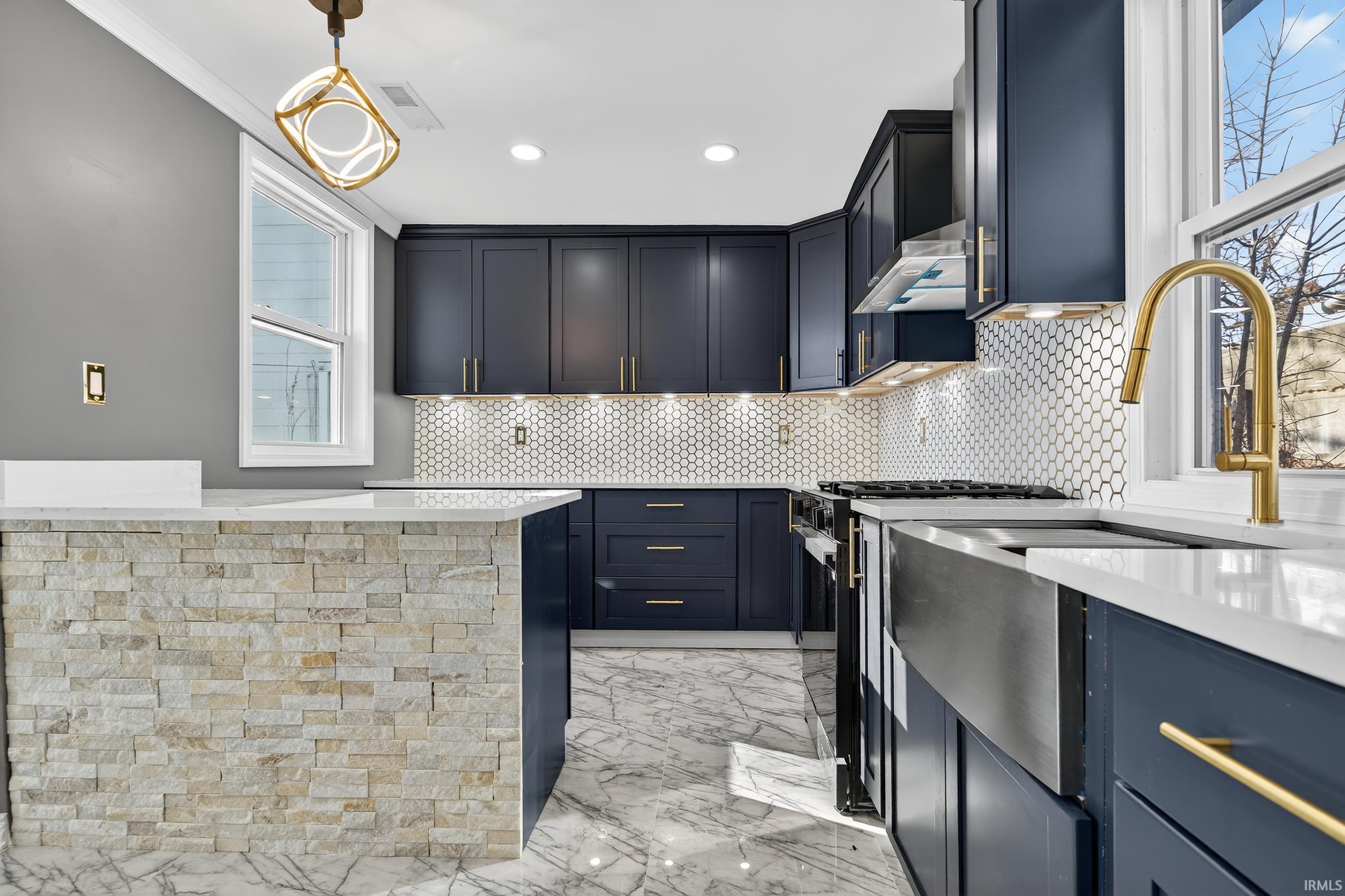 514 Henry Street Logansport, IN 46947 - Photo 2 of 25