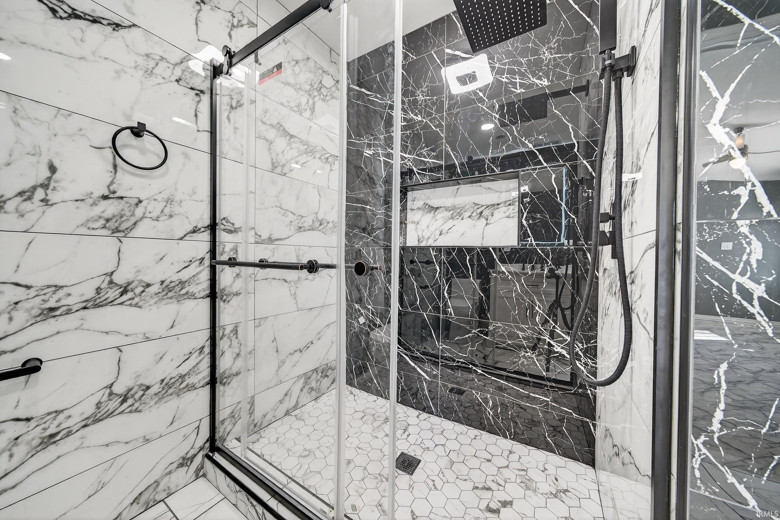 514 Henry Street Logansport, IN 46947 - Photo 4 of 25