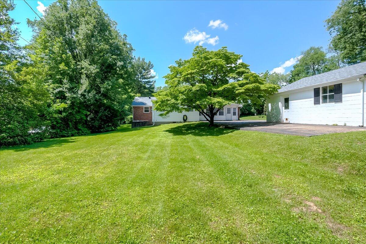 3927 Royster Road Lexington, KY 40516 - Photo 45 of 53 47-3-2