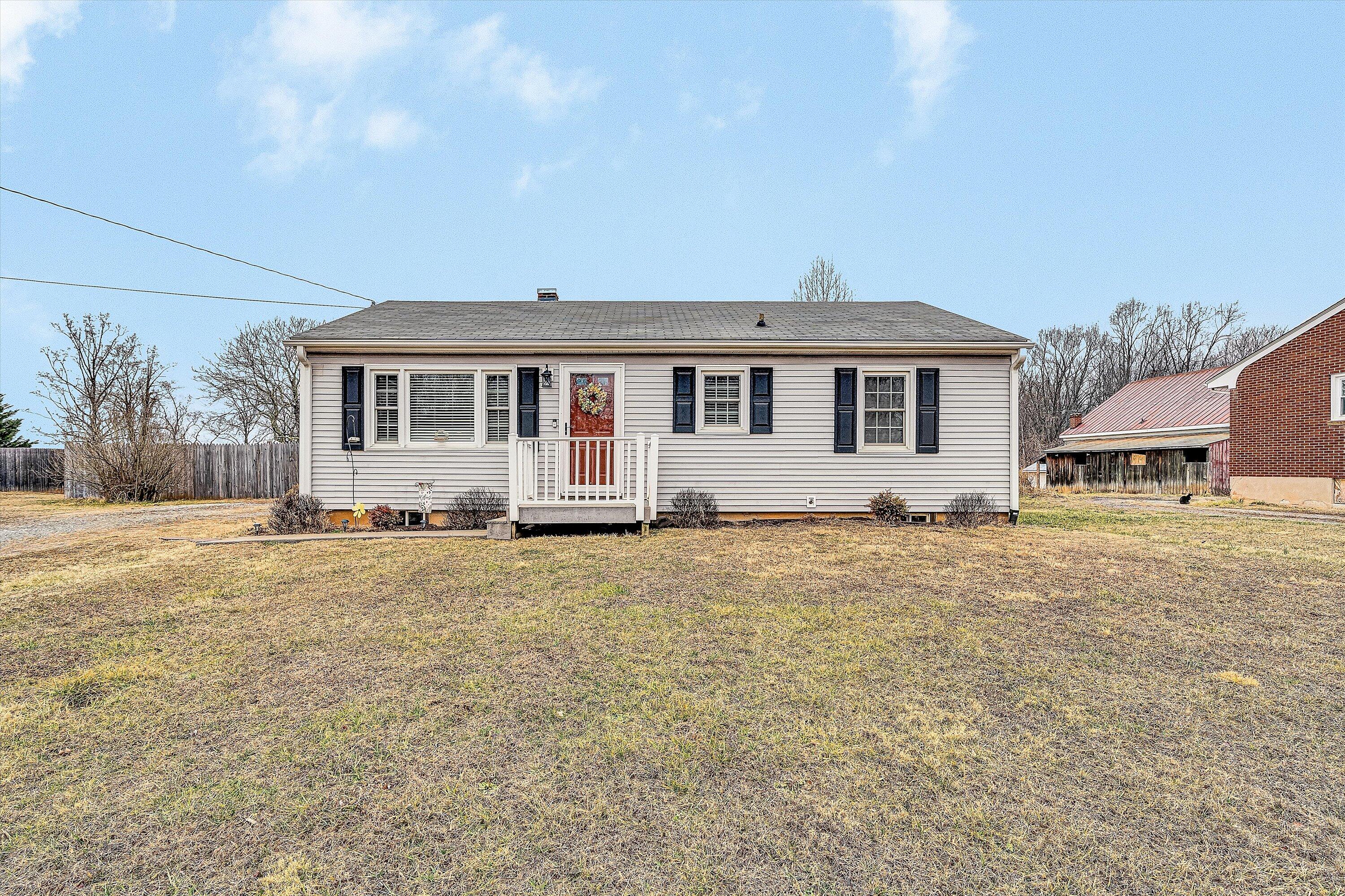 1072 Garner Road Vinton, VA 24179 - Photo 1 of 32 Primary Photo