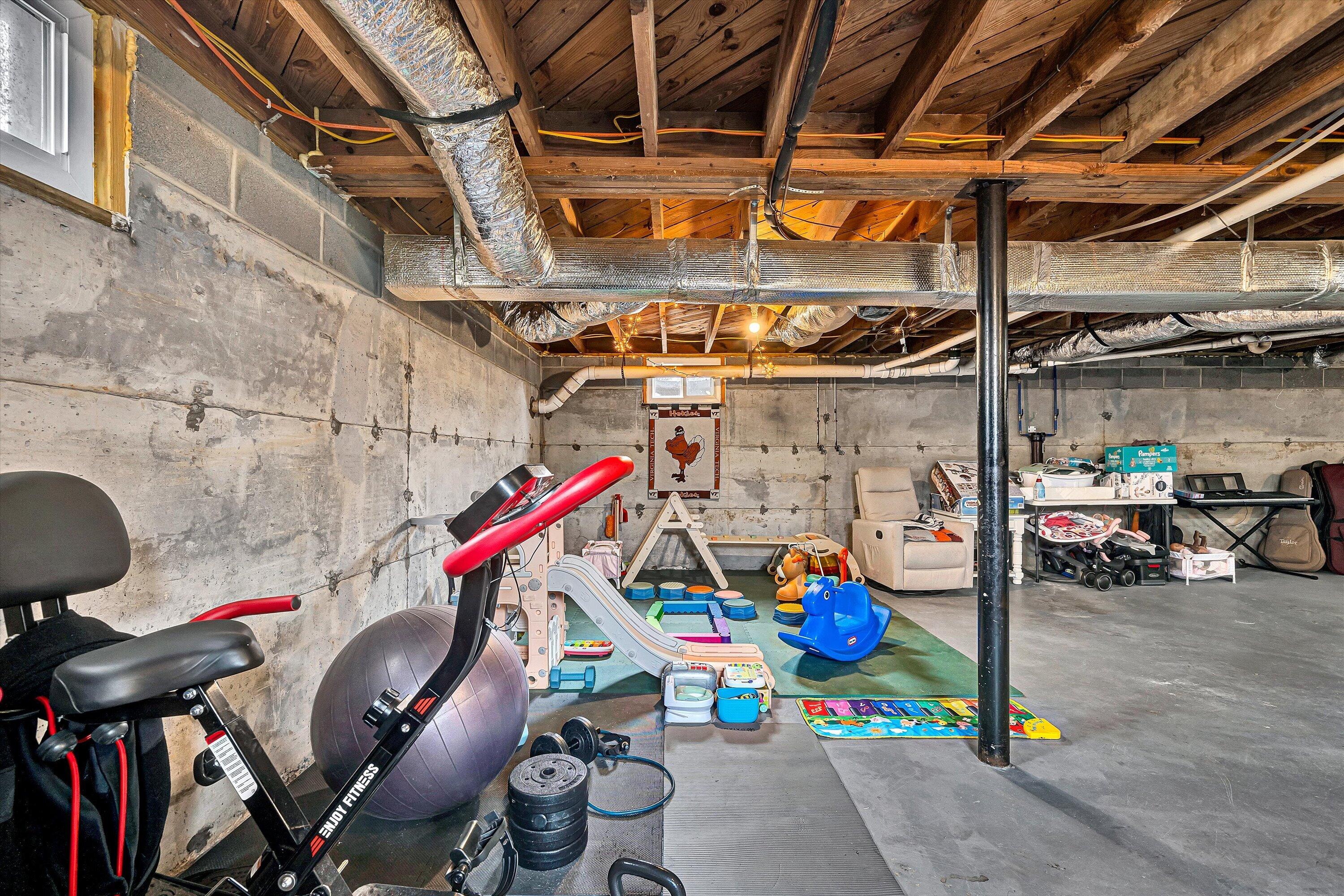 1072 Garner Road Vinton, VA 24179 - Photo 20 of 32 20-VM-02155