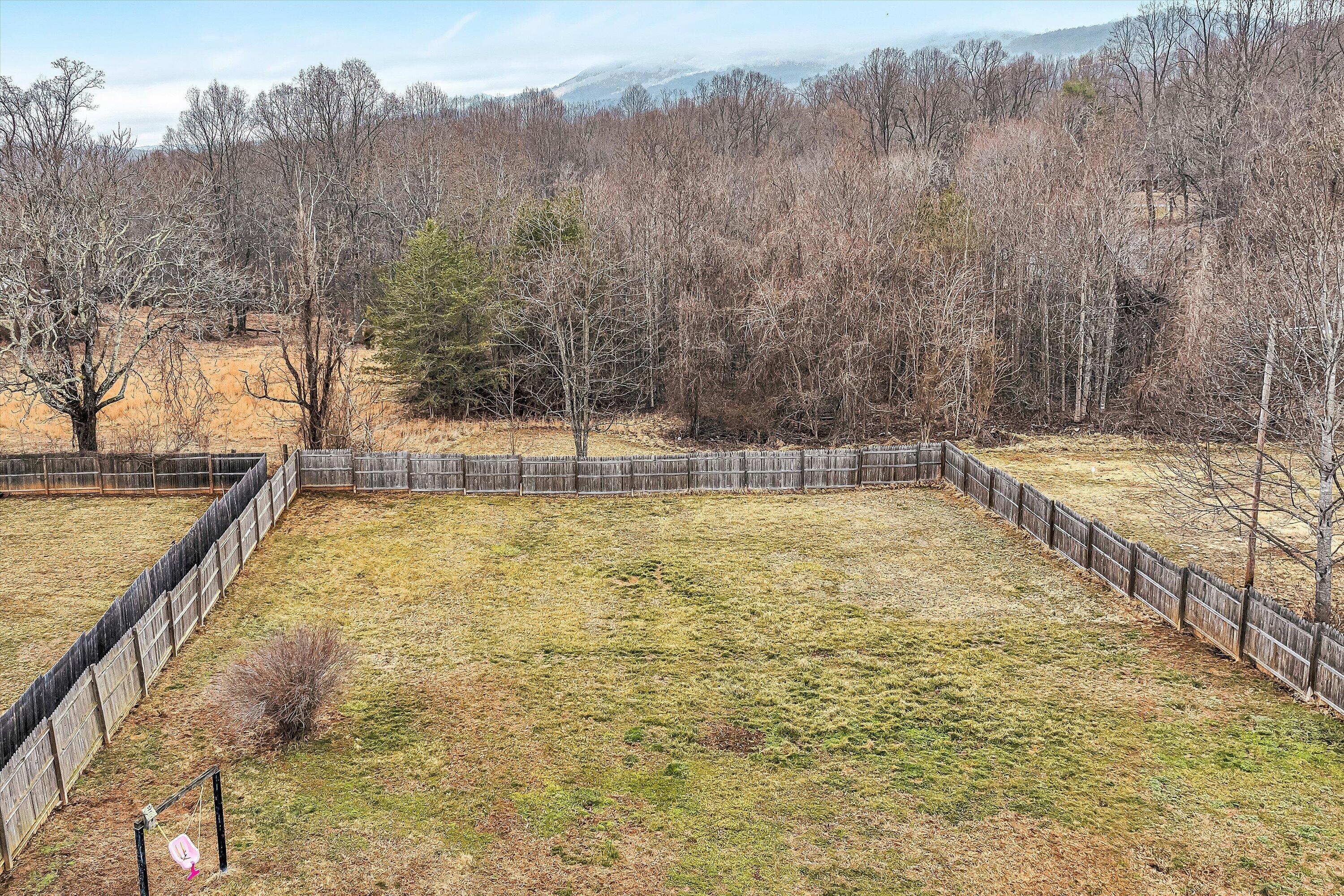 1072 Garner Road Vinton, VA 24179 - Photo 27 of 32 27-VM-0298