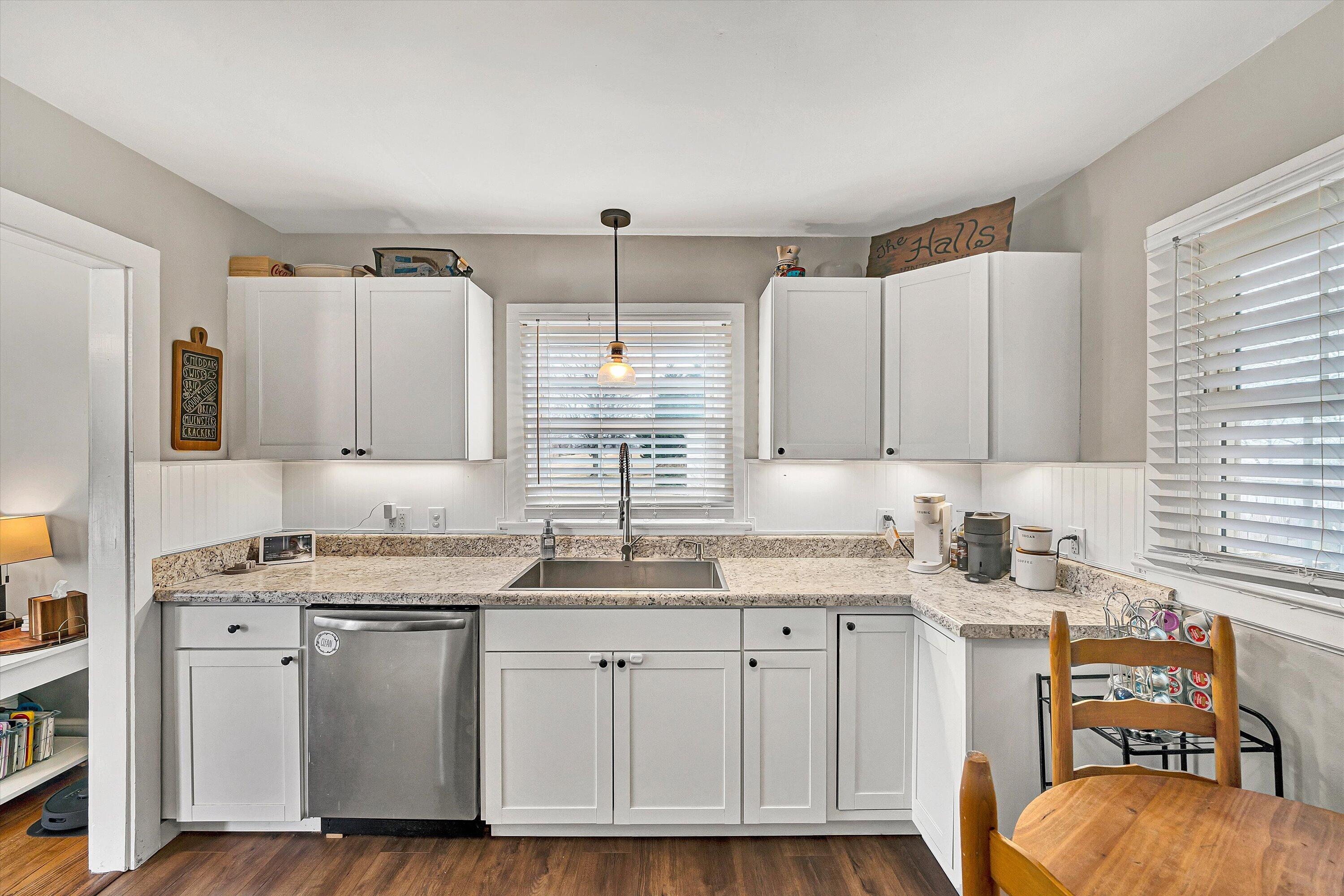 1072 Garner Road Vinton, VA 24179 - Photo 7 of 32 07-VM-02176