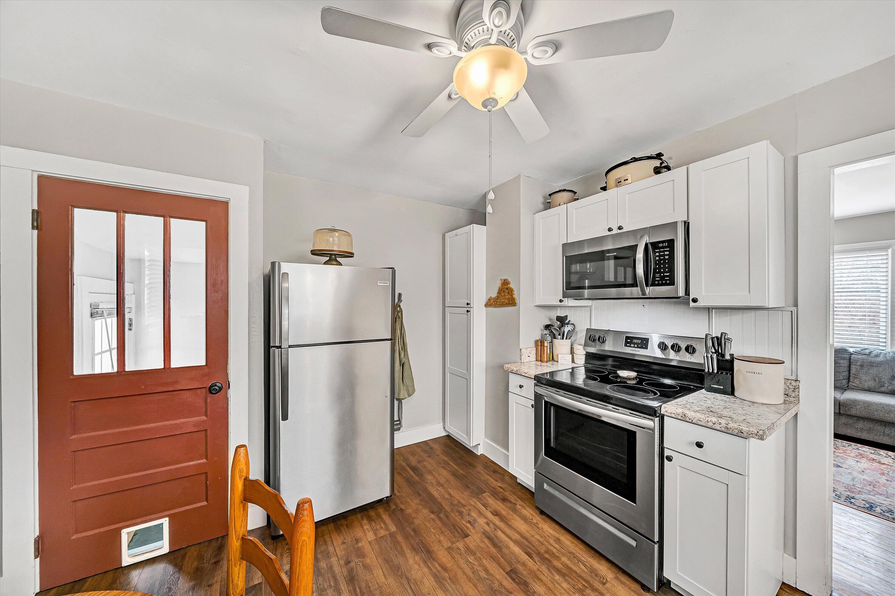 1072 Garner Road Vinton, VA 24179 - Photo 9 of 32 09-VM-02182