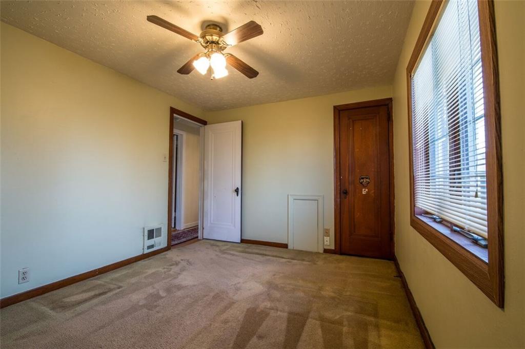 114 Leon Road Green Tree, PA 15220 - Photo 14 of 24 Gallery Image 14