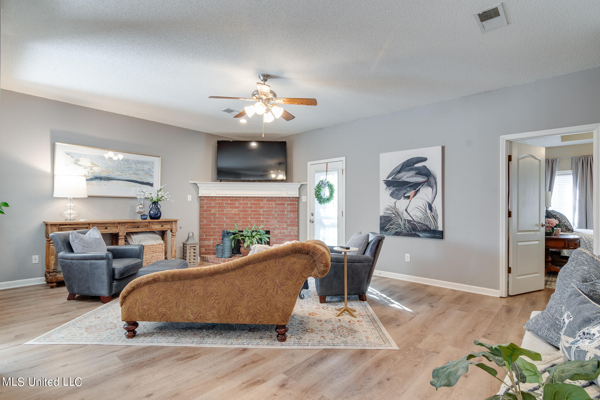 7365 Redbud Road Olive Branch, MS 38654 - Photo 11 of 41 great room