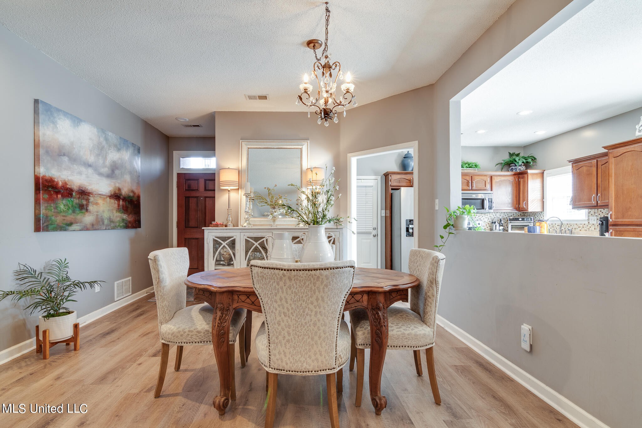 7365 Redbud Road Olive Branch, MS 38654 - Photo 12 of 41 dining room