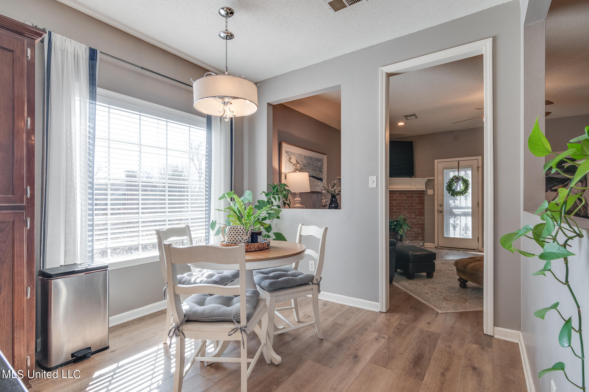 7365 Redbud Road Olive Branch, MS 38654 - Photo 15 of 41 breakfast area