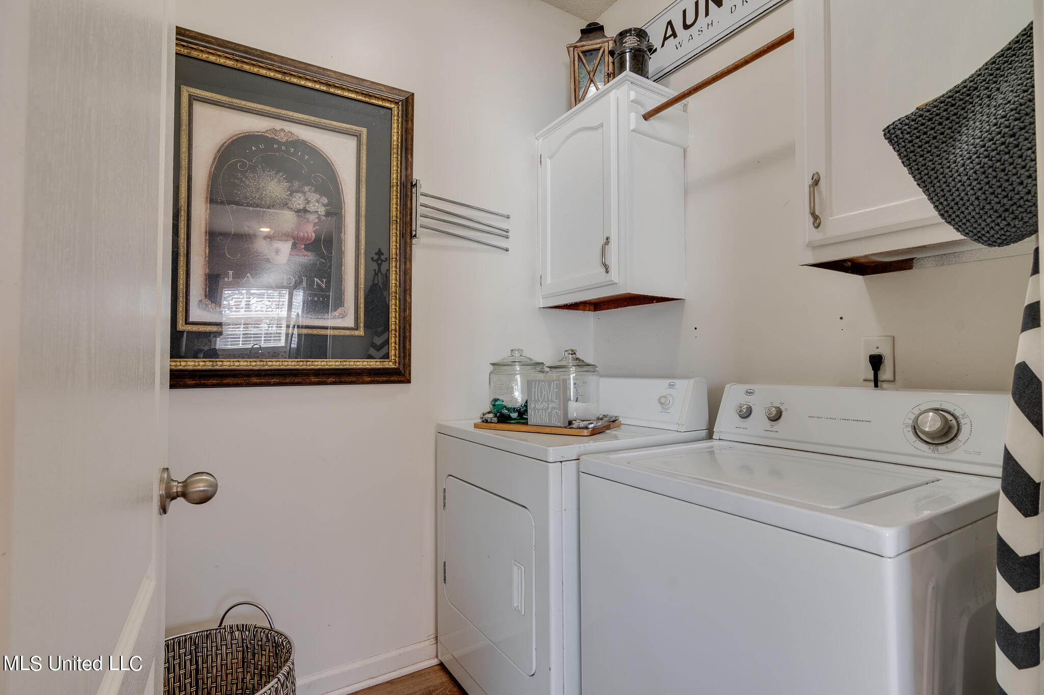 7365 Redbud Road Olive Branch, MS 38654 - Photo 16 of 41 laundry room