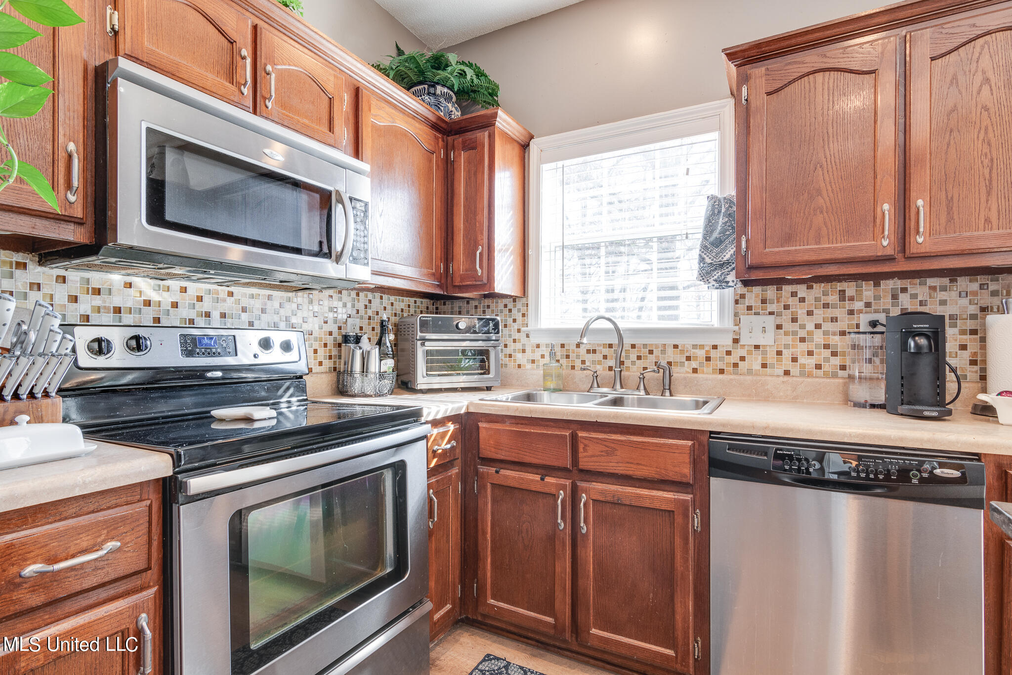7365 Redbud Road Olive Branch, MS 38654 - Photo 20 of 41 stainless appliances