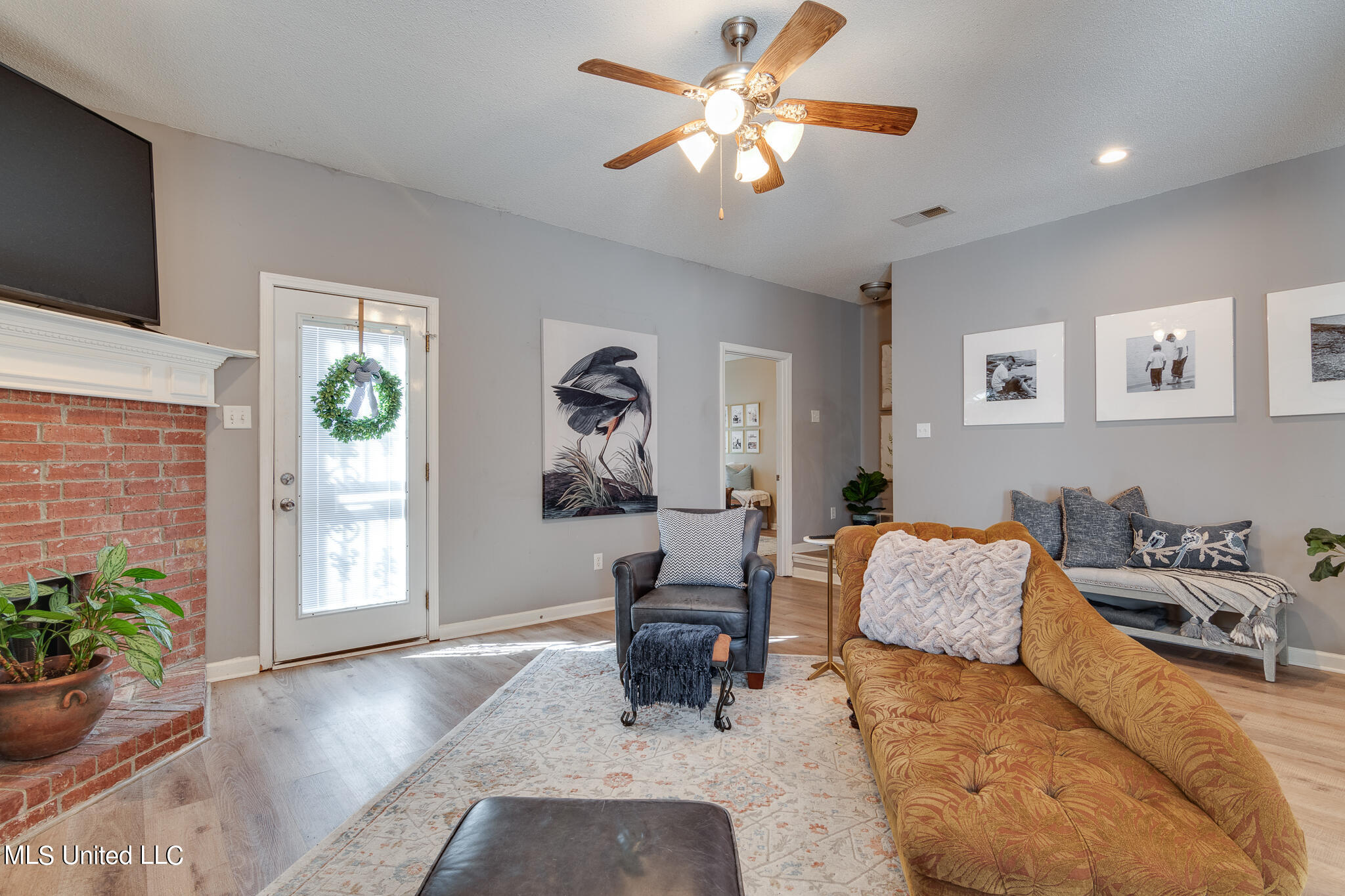 7365 Redbud Road Olive Branch, MS 38654 - Photo 9 of 41 great room
