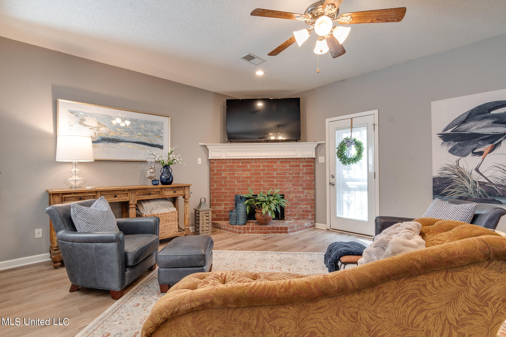 7365 Redbud Road Olive Branch, MS 38654 - Photo 10 of 41 great room