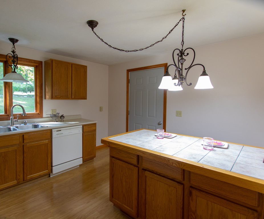 193 Southbridge Road Charlton, MA 01507 - Photo 7 of 30 Gallery Image 7