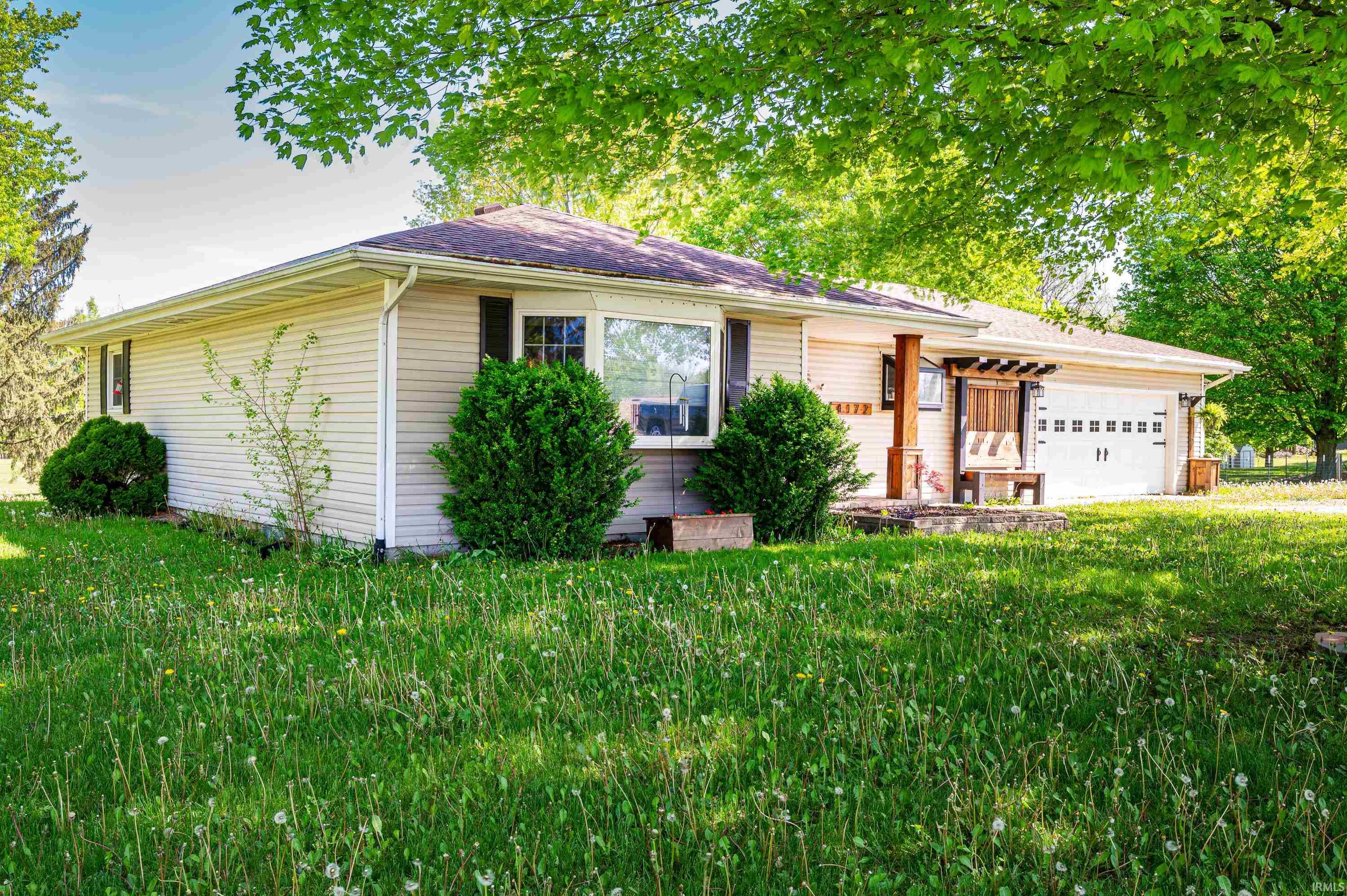 4172 West Crystal Lake Road Warsaw, IN 46580 - Photo 2 of 34 Gallery Image 2