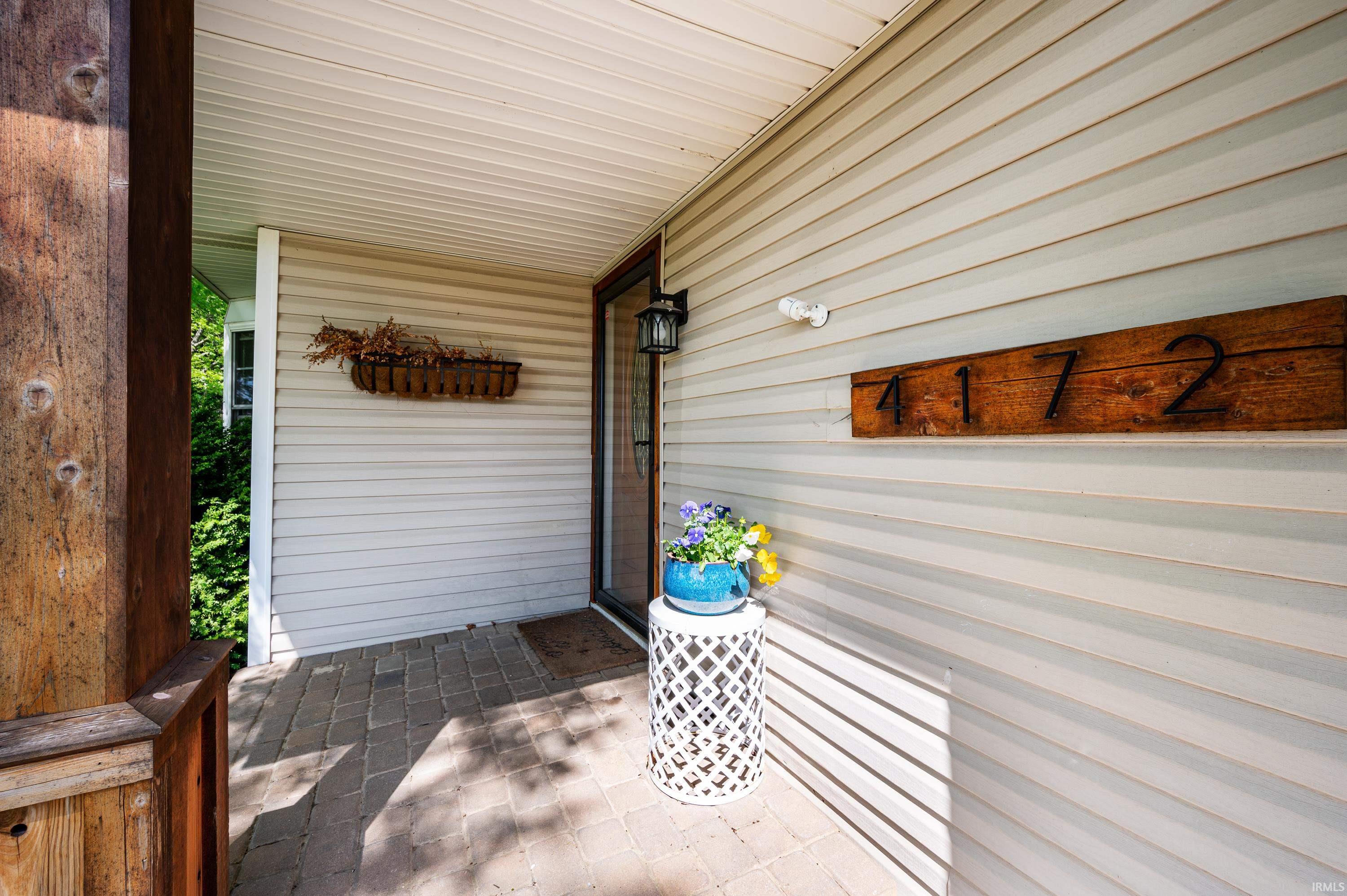4172 West Crystal Lake Road Warsaw, IN 46580 - Photo 4 of 34 Gallery Image 4